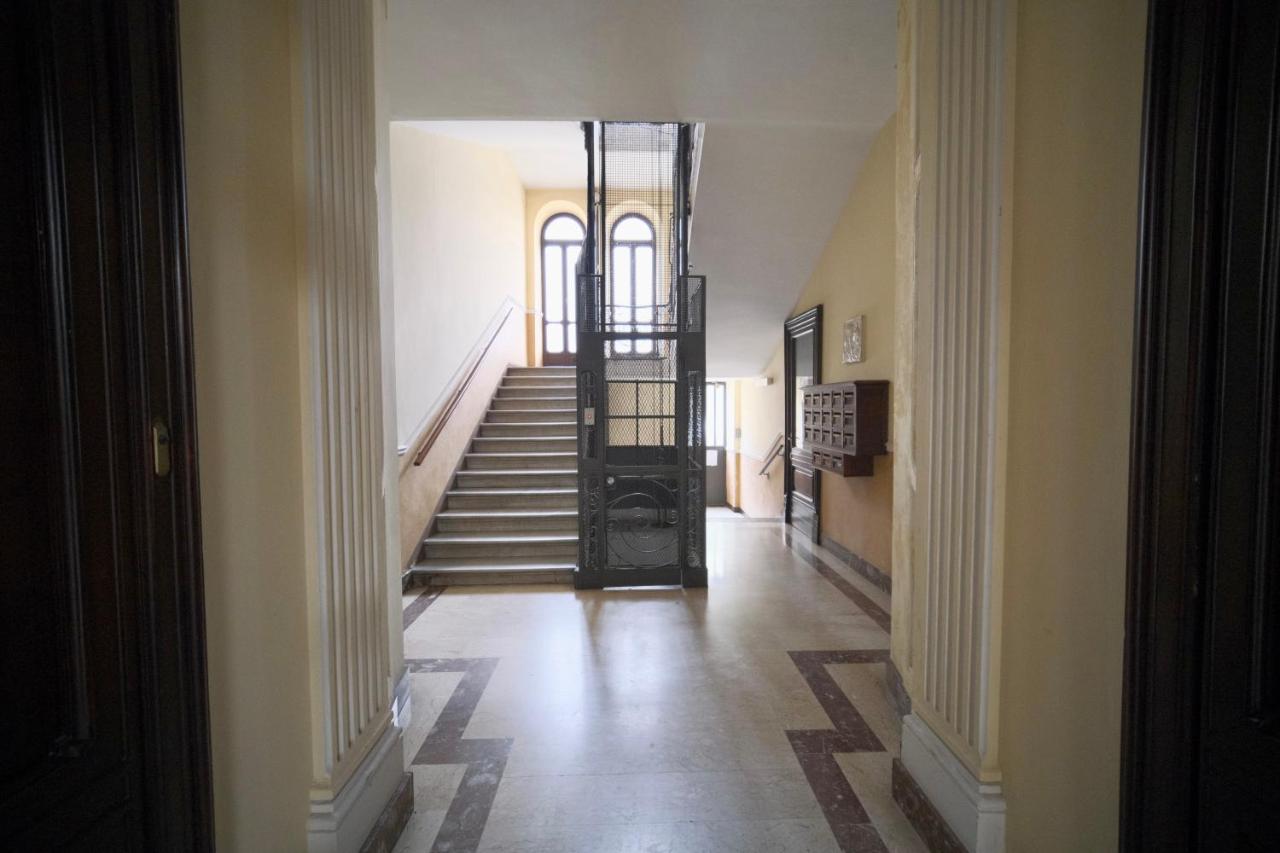 Appartamento Moderno ❴ 300 Mt. Da Porta Nuova ❵ 都灵 外观 照片